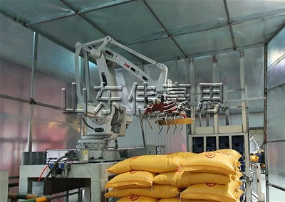 塑膠粉自動(dòng)碼垛機(jī)械手具備哪些特點(diǎn)？